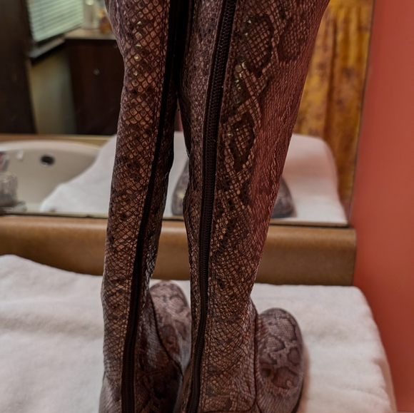 Born Snakeskin Boots - Picture 2 of 12